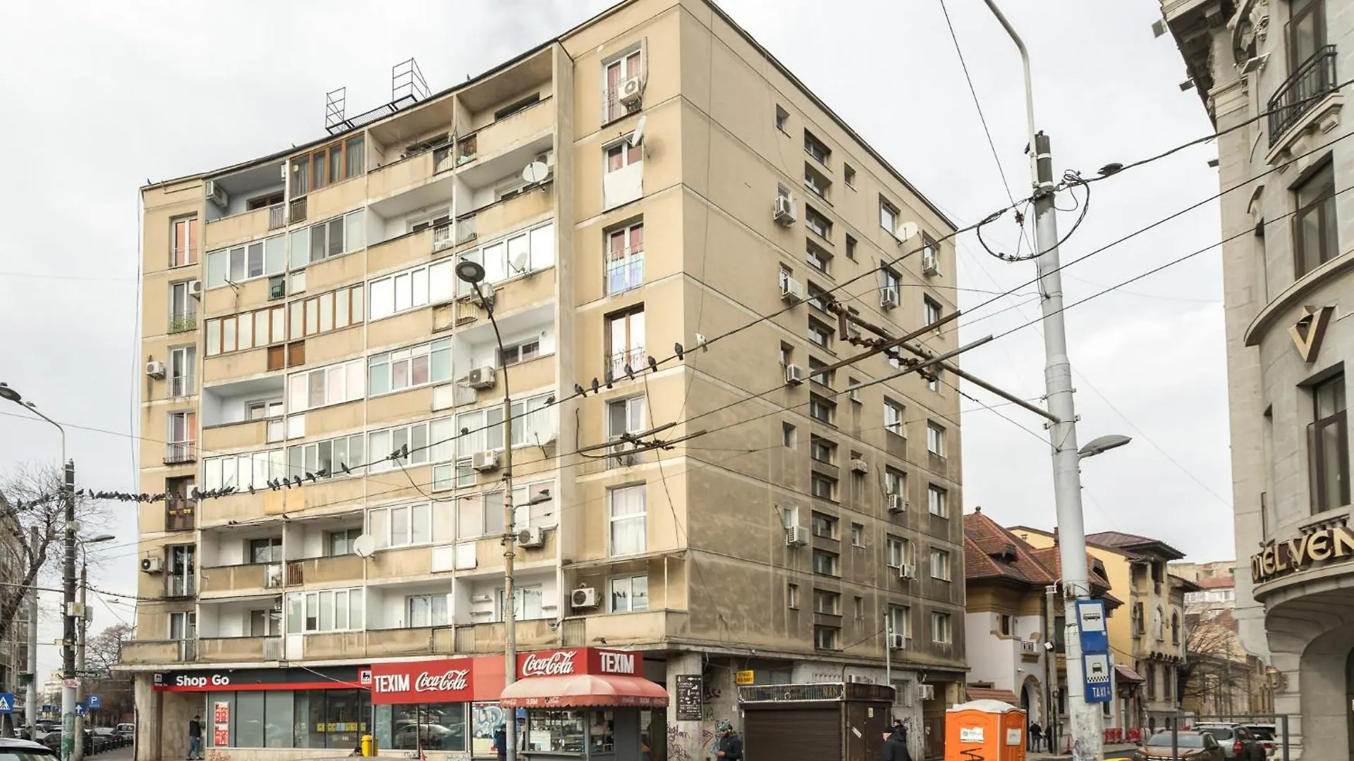 Charming Little Paris Apartment Bucharest